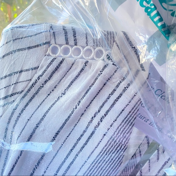 Heartloom Zoe white black stripe v-neck ruffle trim belt belted jumpsuit romper - Picture 5 of 8